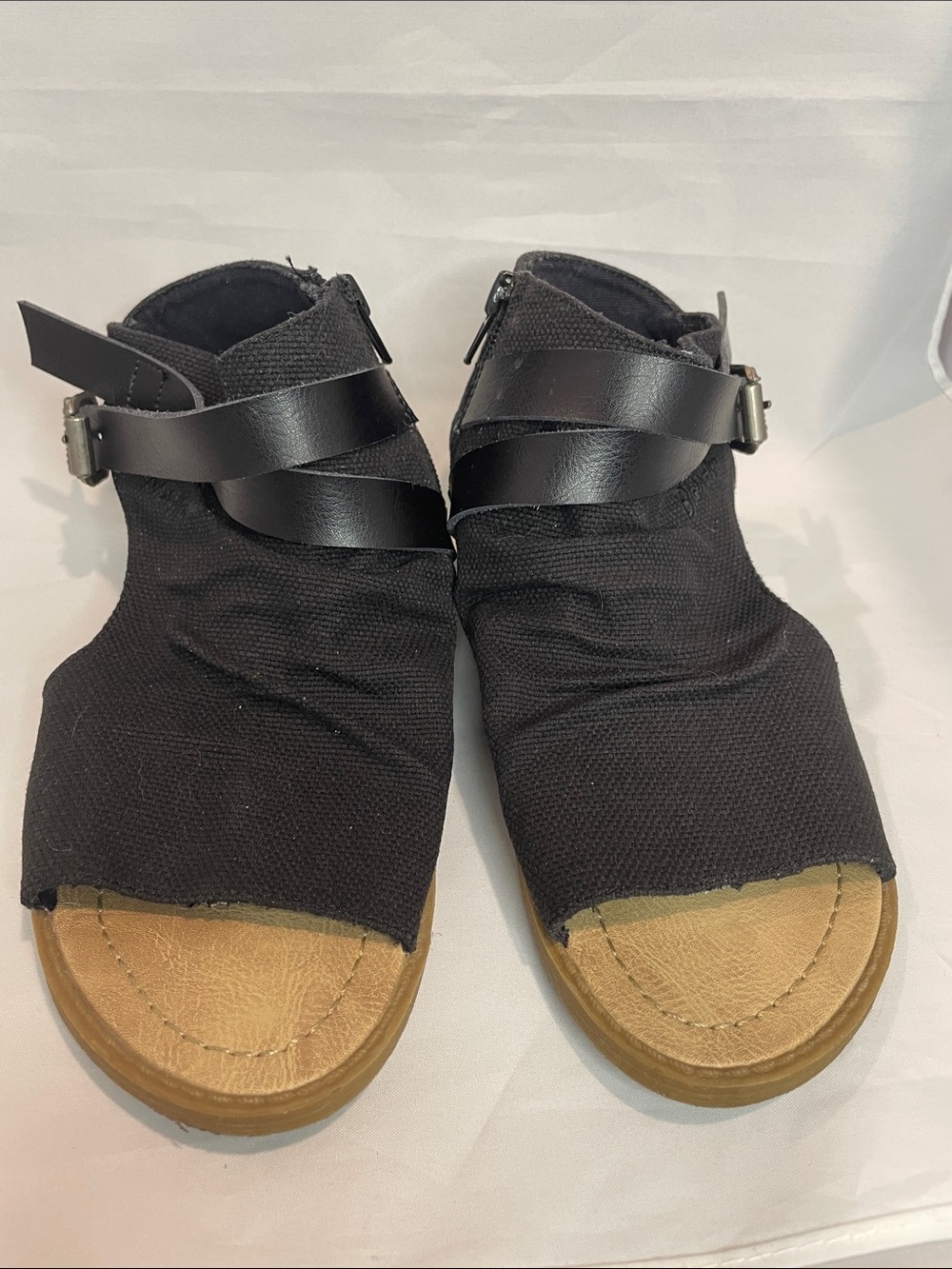 Blowfish Malibu Black Open-Toe Crisscross Strap Sandals - Picture 2 of 5